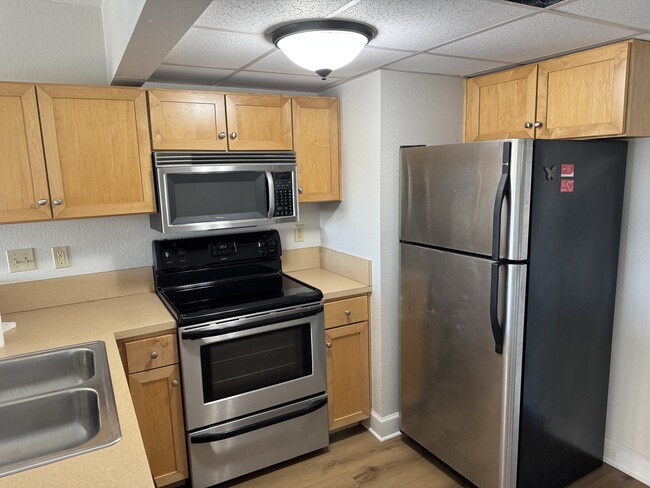 Building Photo - 151 E Washington St