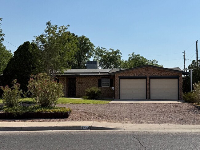 Primary Photo - 2712 Spitz St