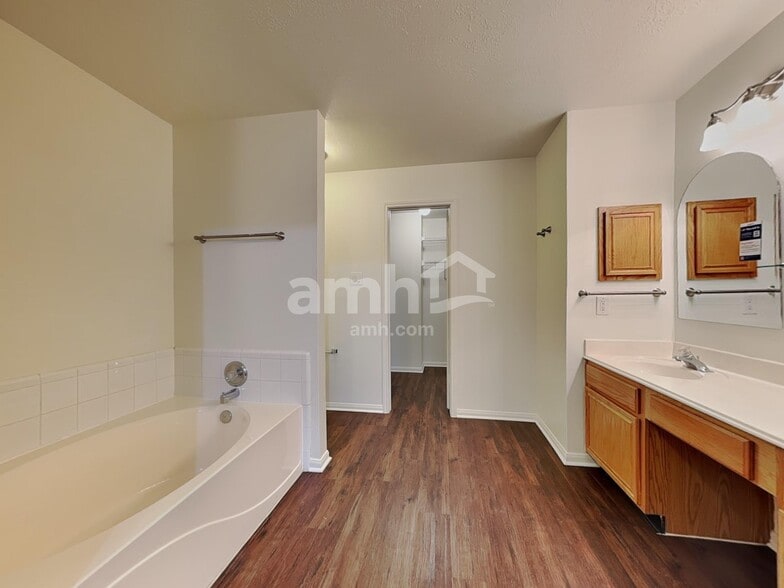 Building Photo - 31106 Perlican Dr