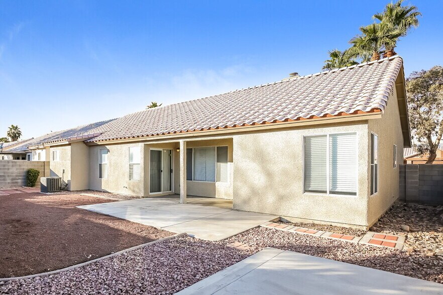 Building Photo - 4409 Ocean Breeze Ave