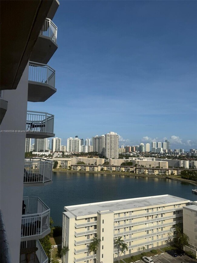 Building Photo - 18021 Biscayne Blvd