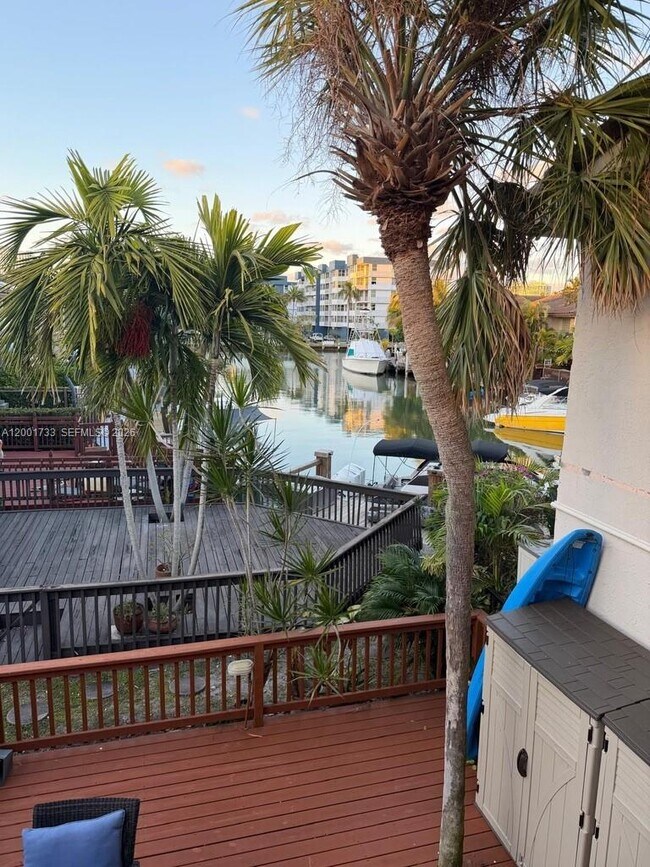 Building Photo - 2661 NE 164th St