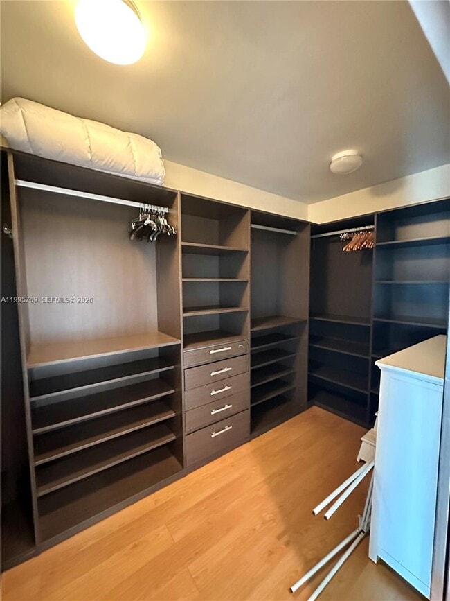 Building Photo - 16500 Collins Ave