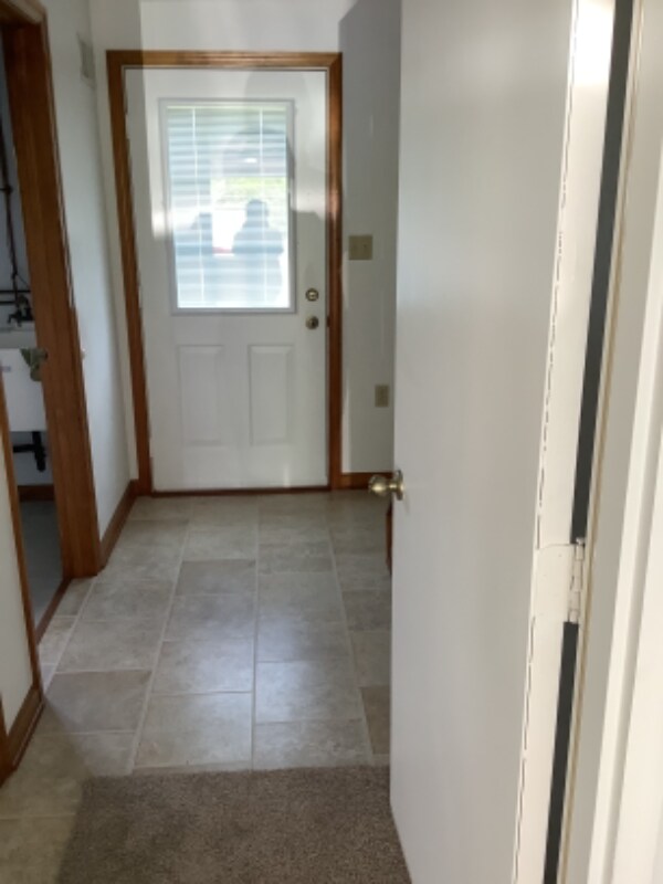 Building Photo - 604 Topper Way