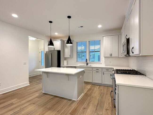 Building Photo - Luxury Townhome in Midtown Nexton