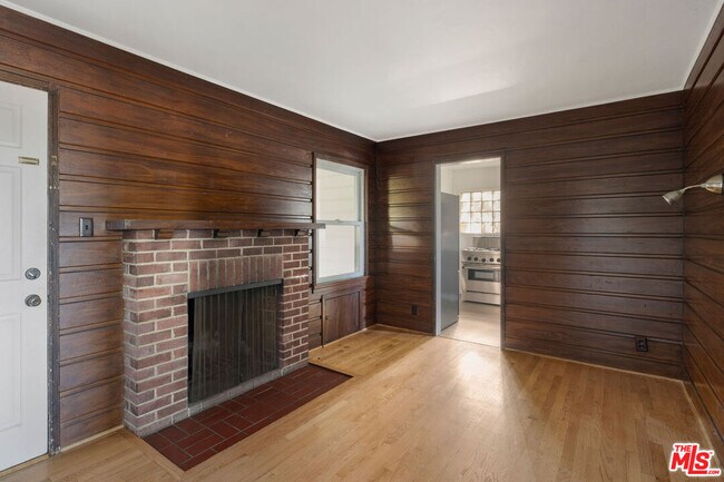 Building Photo - 3815 Franklin Ave