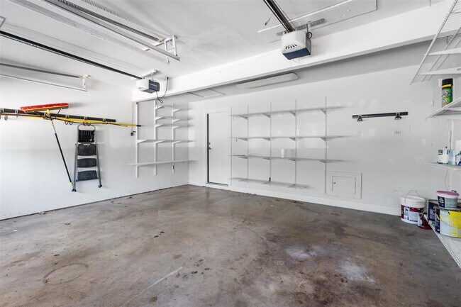 Building Photo - 5405 Fairmont Cir