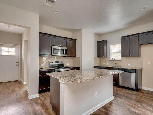 Building Photo - 688 Donegal Ln