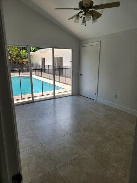 Building Photo - 11455 SW 82nd Ave