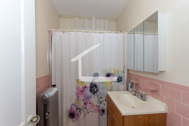 Building Photo - 64 Greycliff Rd