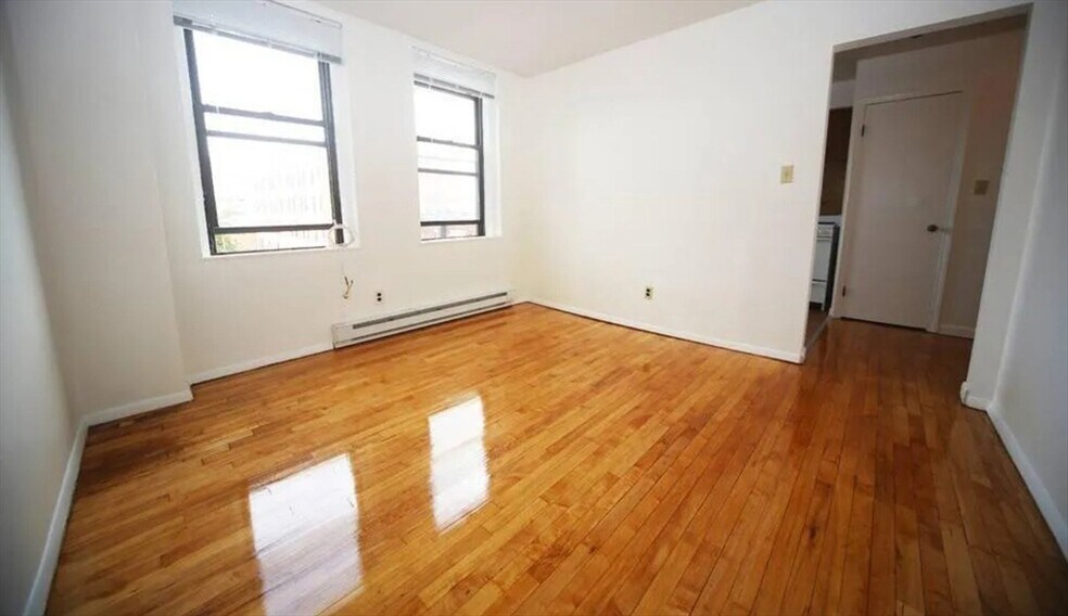 Primary Photo - 412 Market St