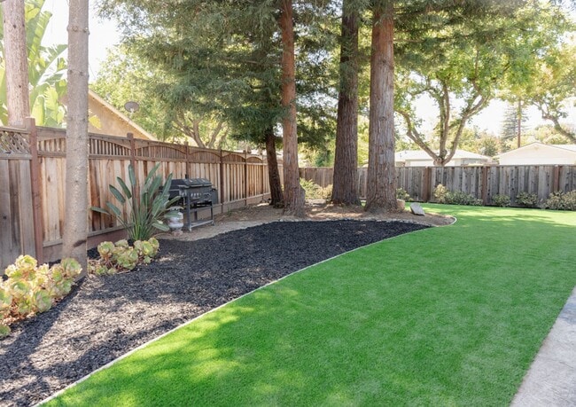Building Photo - Wow! What a Great Home! Available Now!