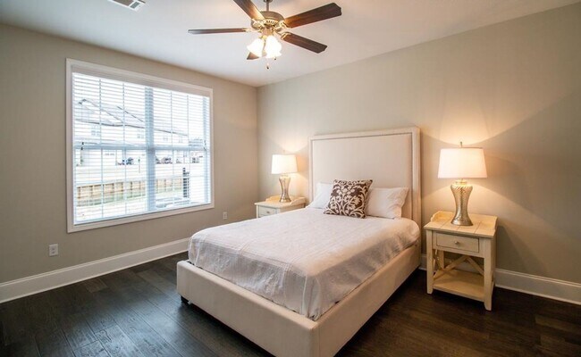 Building Photo - 3BD/3BA FOR RENT IN THE RESERVE