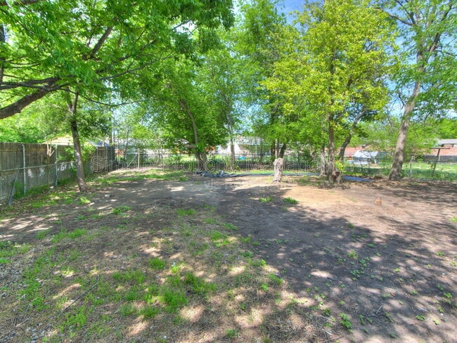 Building Photo - 219 Boston St