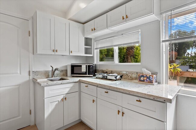 Building Photo - 5718 Comanche Ave