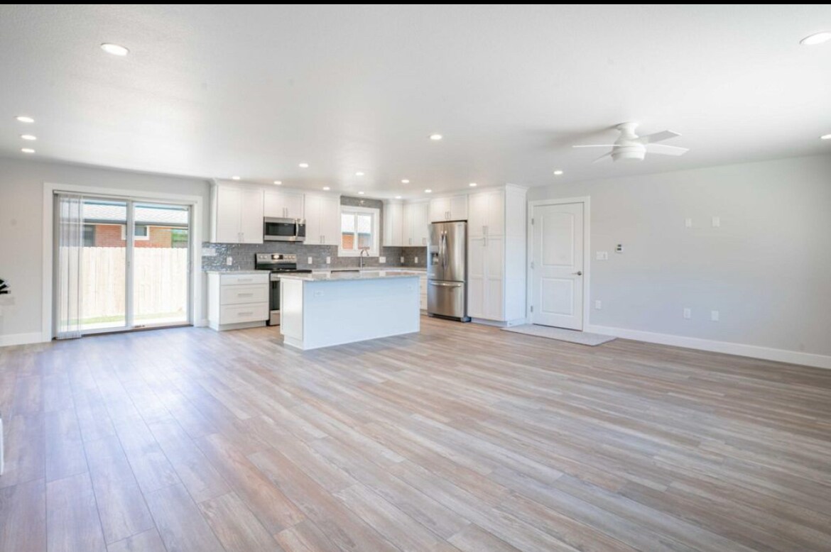 Building Photo - 12155 W 35th Ave