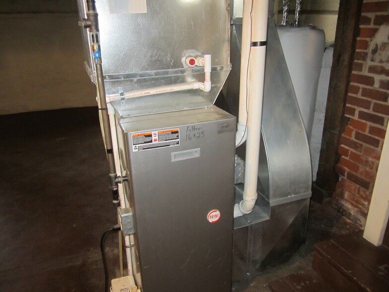 Building Photo - 2330 Starr Ave