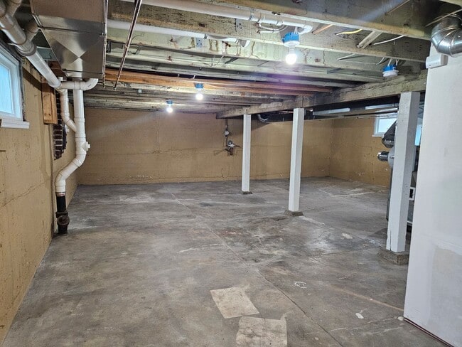 Building Photo - Charming 4BR/2.5BA Home in Historic Washington, MO - Walk to the Riverfront!