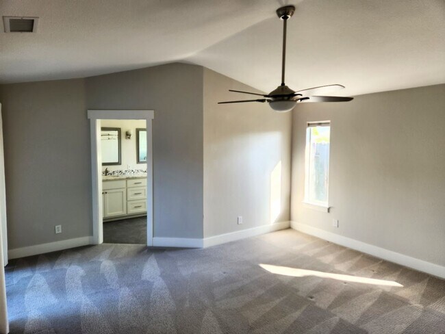 Building Photo - Nipomo Single Story Newly Updated