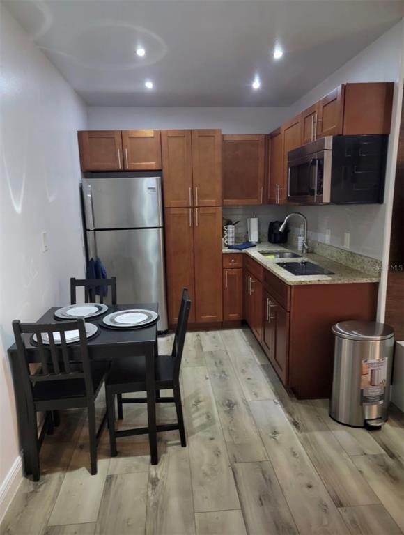 Building Photo - 2302 Rochelle Ave