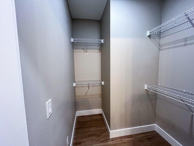 Building Photo - 2885 Leah's Ln