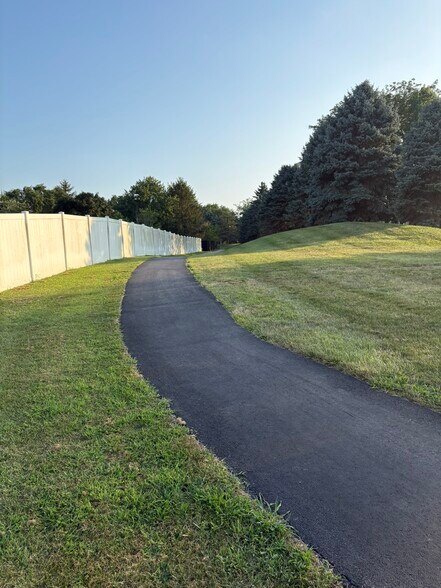 Walking Path - 206 Macfalls Way
