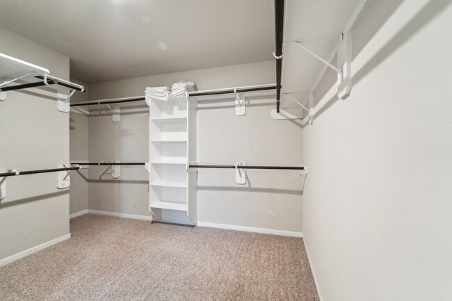 Building Photo - 6926 Ithaca Heights Ln