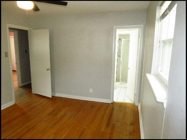 Building Photo - 101 White Oak Ln