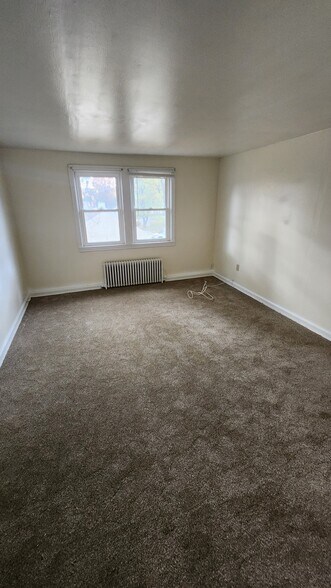 Building Photo - 10 Woolard Ave