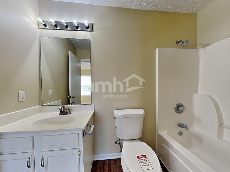 Building Photo - 427 Kreider Dr