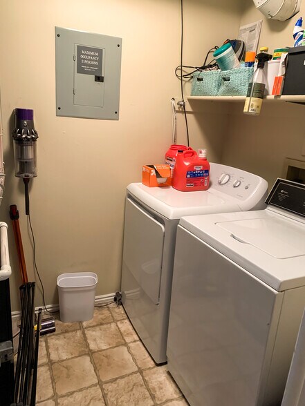 Laundry - 591 N 200 E