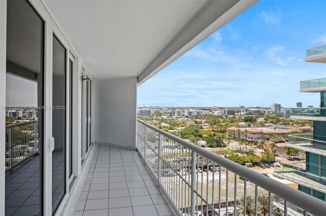 Building Photo - 9341 Collins Ave