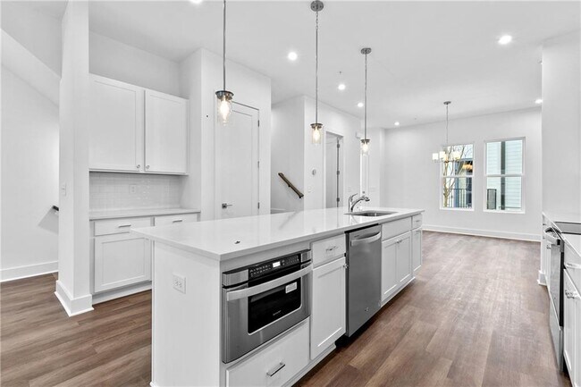 Building Photo - 515 Motivation Cir NW