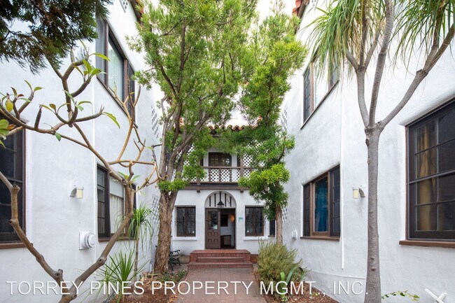 Building Photo - 304 W Ivy St