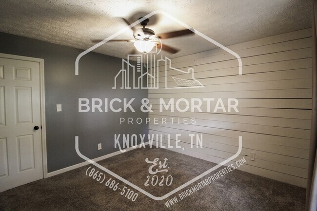Building Photo - 808 Pioneer Dr