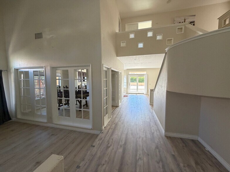 Building Photo - 4112 Lexington Ct