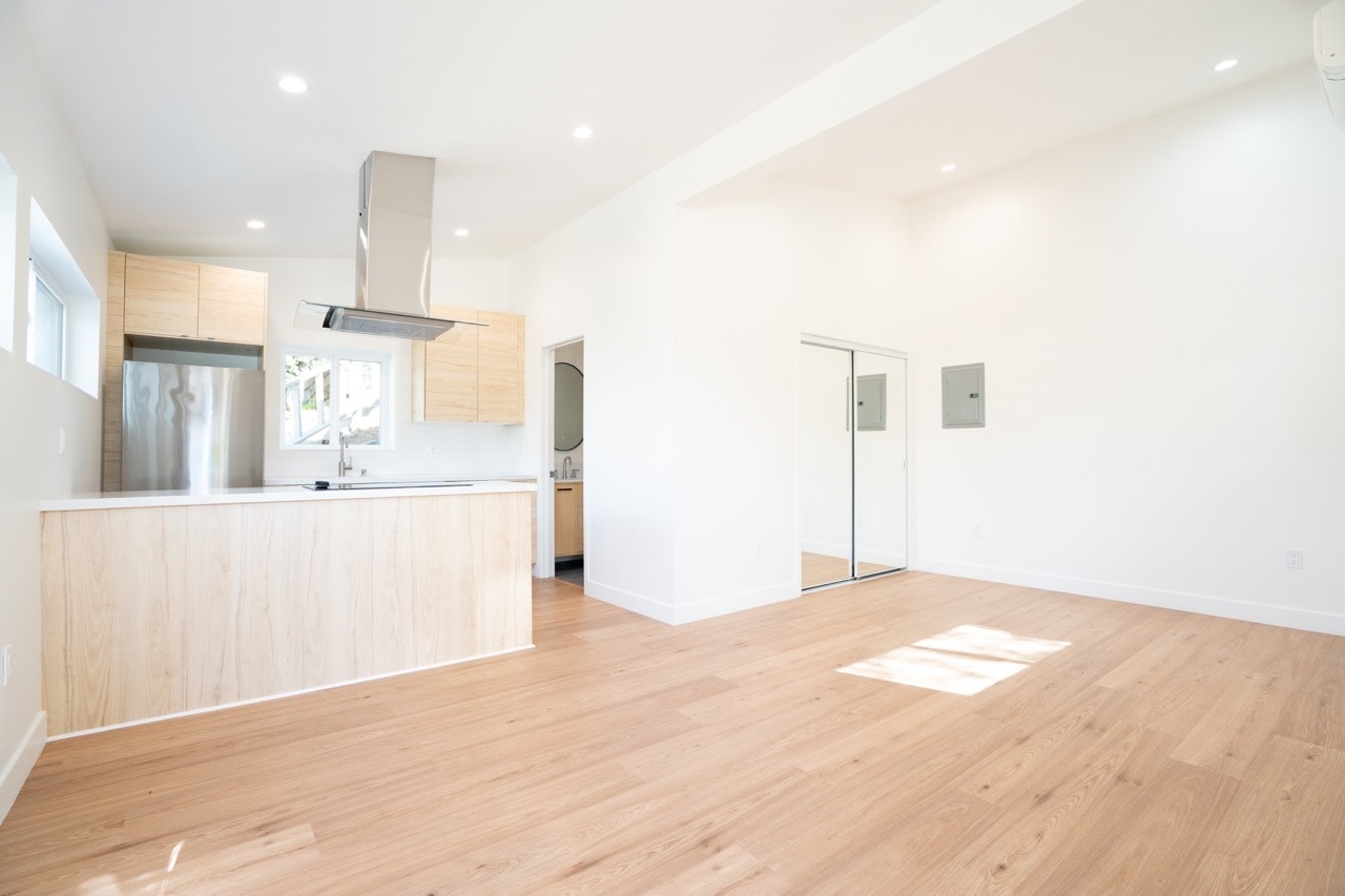 Building Photo - 4124 W Ave 42