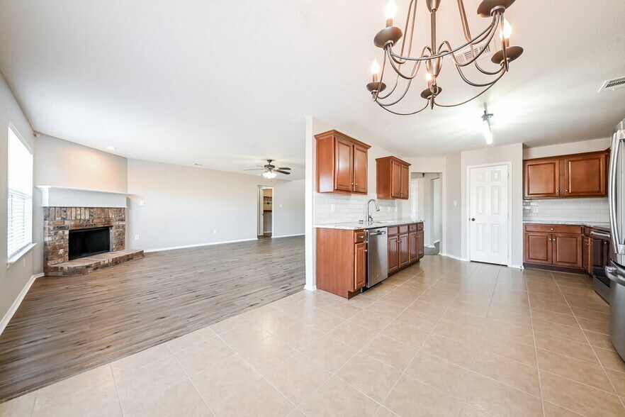 Building Photo - 908 Matthew Ln