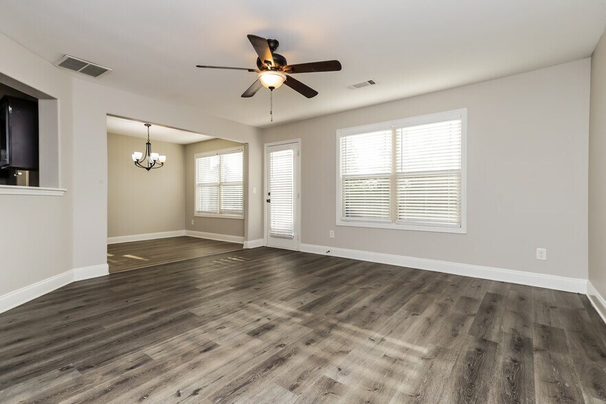 Building Photo - 1104 Jury Ct