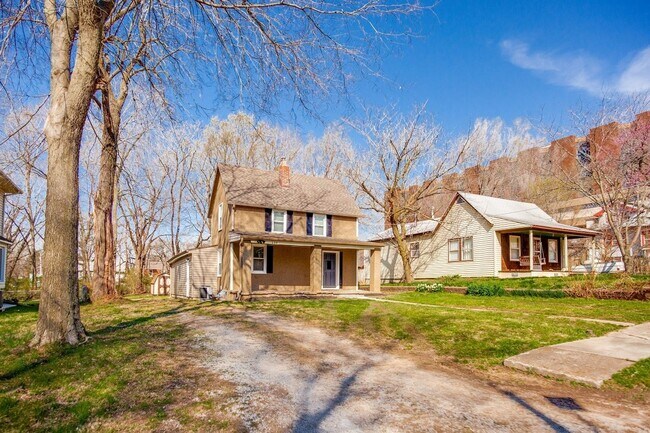 Building Photo - Freshly Updated 2-Bed Home in Independence!