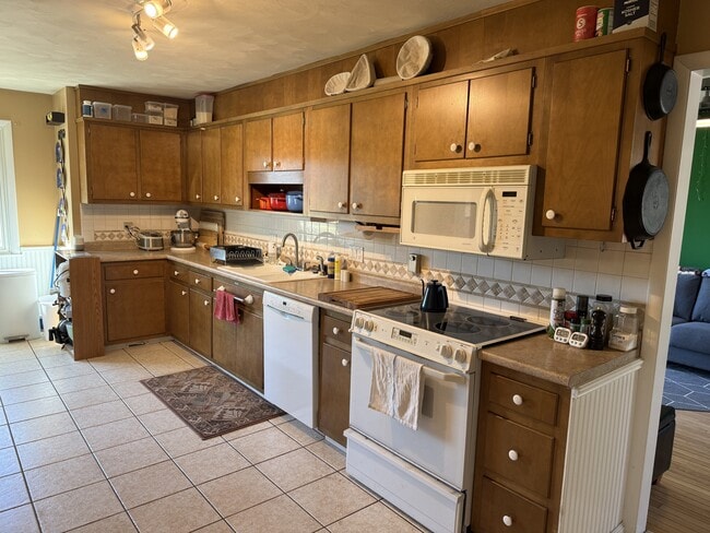 Building Photo - 18 Cricklewood Cir