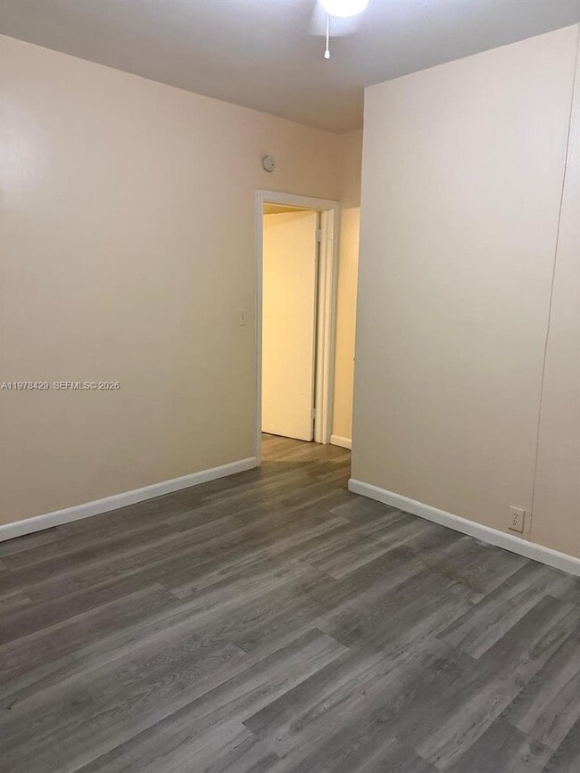 Building Photo - 1708 Hayes St