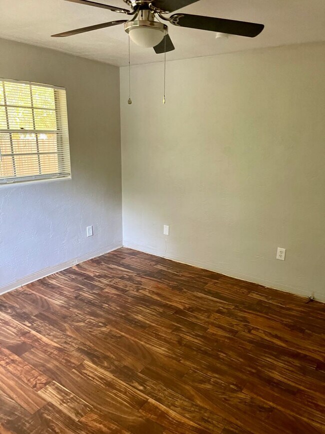 Building Photo - Martha Drive Triplex (3)