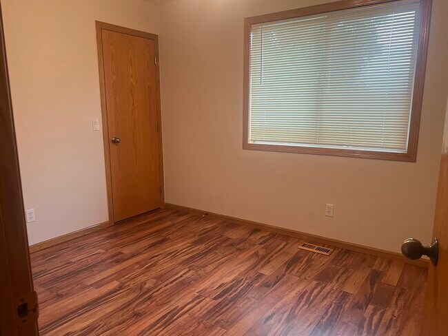 Building Photo - 4248 Red Hawk Dr SE