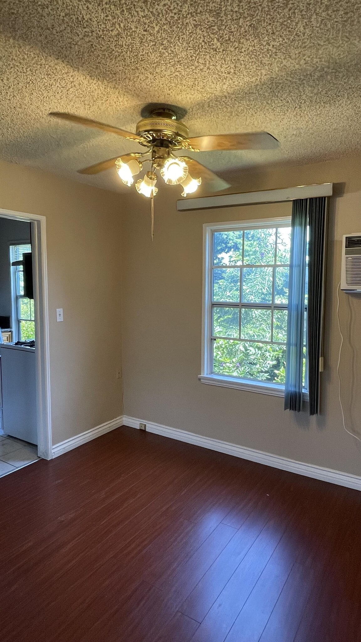 Building Photo - 410 S Sierra Madre Blvd