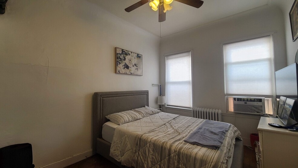 Building Photo - 311 3rd St