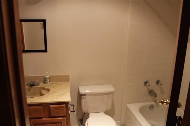 Building Photo - 3805 Silver Maple Dr