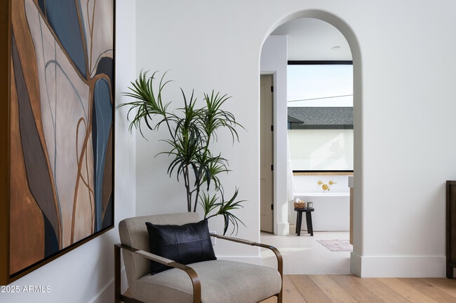 Building Photo - 4120 N 44th Pl