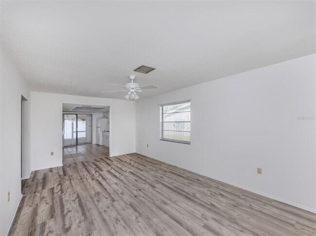 Building Photo - 662 Substation Rd