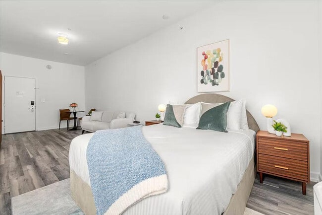 Building Photo - 1701 Alton Rd